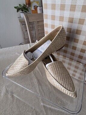 NINE WEST Natural Beige Shade Flat Shoe - Size 8 Medium • NEW